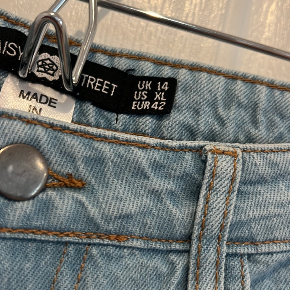 🤎Daisy Street mom jeans in bleach denim - Picture 6 of 6